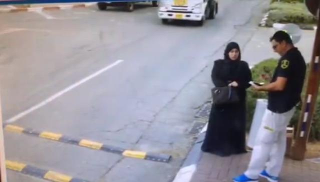 Videón a késelő palesztin nő támadása