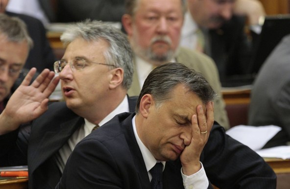Kínos kérdést kapott Orbán, a válasz komédiába illett