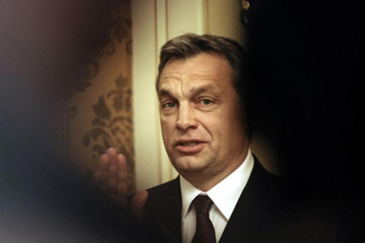Furcsa módon jutottak Orbánék a külföldi magyarok lakcíméhez