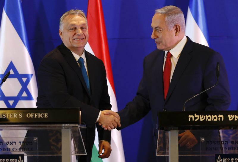 Vádat emeltek Orbán egyik fontos szövetségese ellen vesztegetés miatt