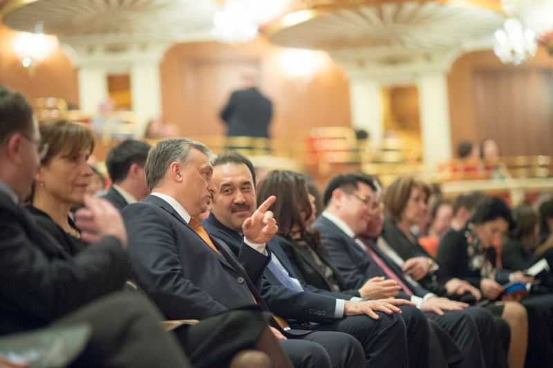 Hoppon maradtak Kazahsztánban az Orbánt kísérő üzletemberek