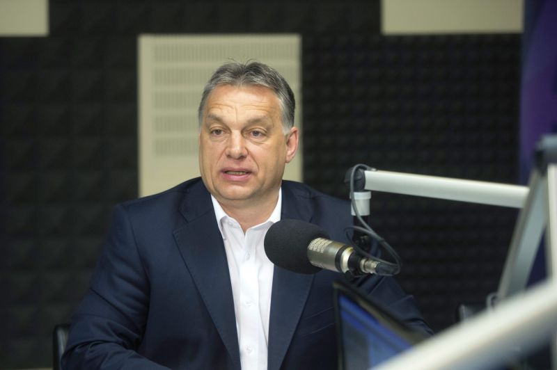 Orbán: mindenki léphet egyet előre