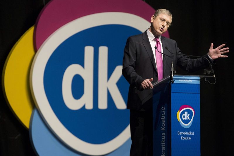 DK: Orbán ámokfutásától saját emberei is elhatárolódnak