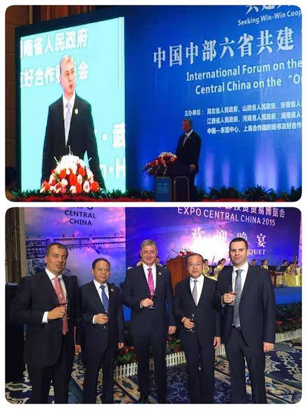 Így barátkozik Kínával a Fidesz mumusa