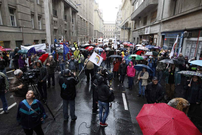 Pedagógusok tüntettek a fővárosban