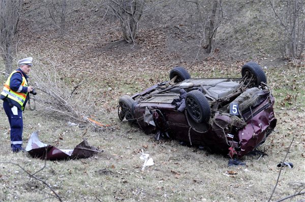 Halálos baleset történt Budapest közelében