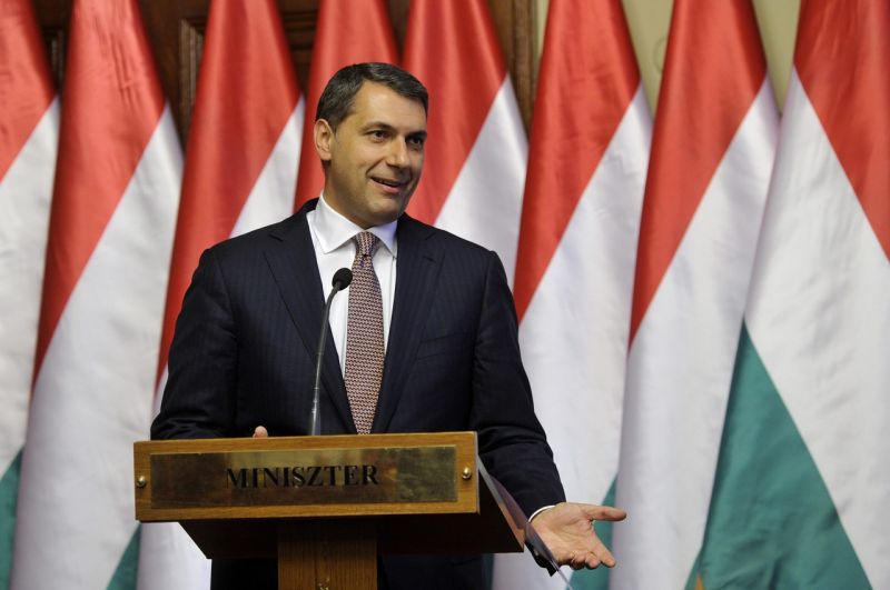 Lázár válaszút elé állítja a népet: vagy Orbán, vagy Soros emberei alakítanak kormányt