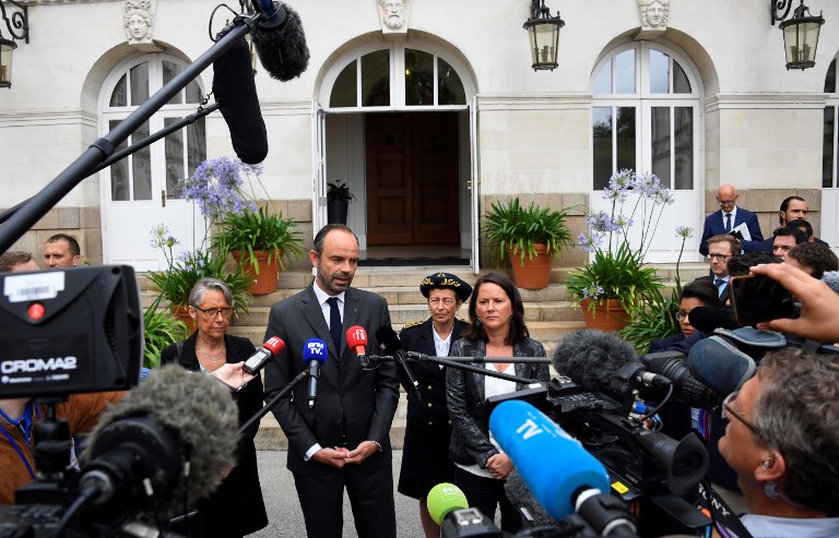 Folytatódtak a zavargások Franciaországban, a miniszterelnök a helyszínre ment