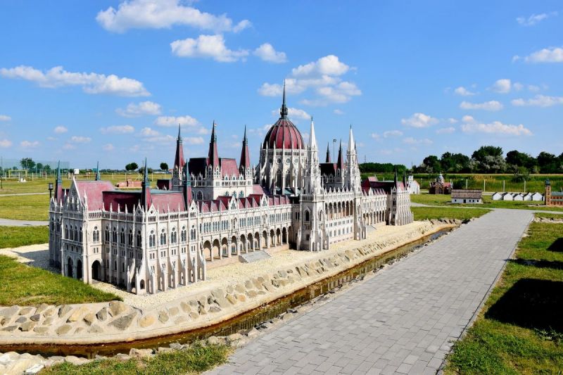 Költségvetési csalás miatt indult eljárás a mórahalmi Mini Hungary Park ügyében