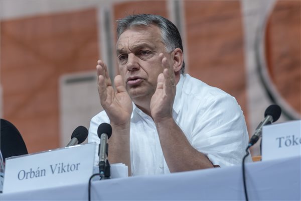 A Párbeszéd egy dologban egyetért Orbán Viktorral