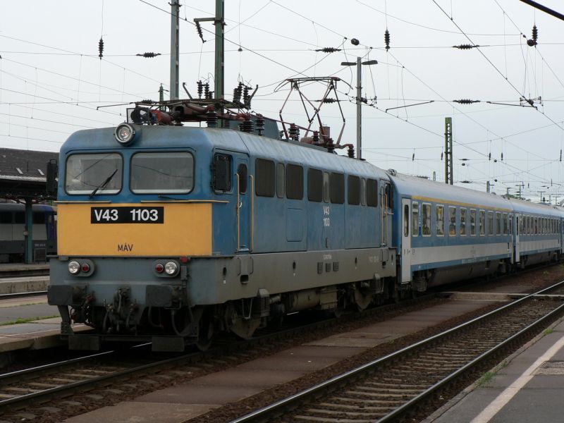 Halálra gázolt egy embert a vonat Kiskundorozsma és Szeged között