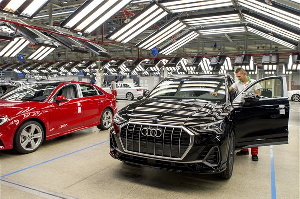 A győri Audi tagadja a szó szoros értelmében vett elbocsájtásokat