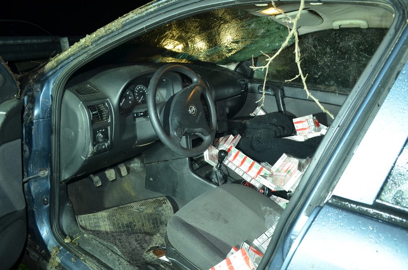 Két csempészett cigarettát szállító autó karambolozott Szatmárban