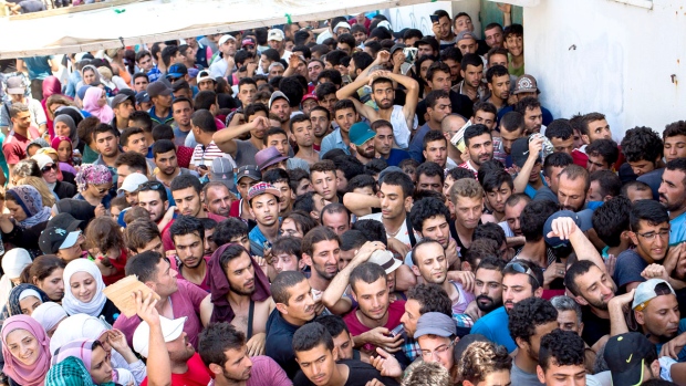 Holnaptól szigorúbban ellenőrzi Németország a szír migránsokat