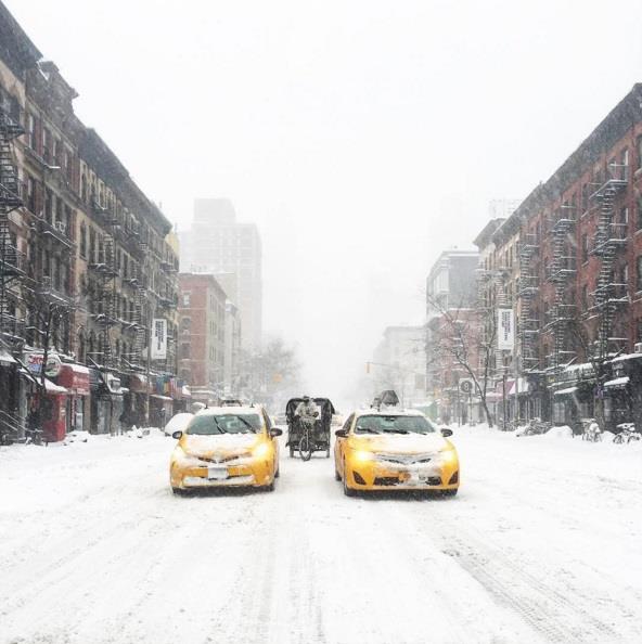 Félméteres hó New Yorkban, elnéptelenedtek a keleti parti nagyvárosok 