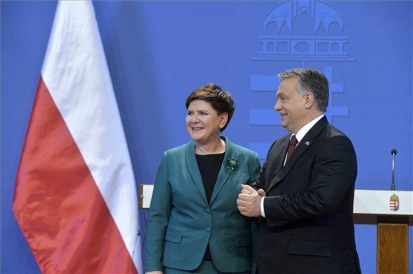 Együtt: Orbán Európa szétveréséhez keres szövetségeseket