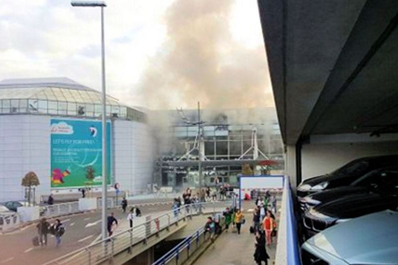 Robbanások a brüsszeli repülőtéren és a metróban – többen meghaltak