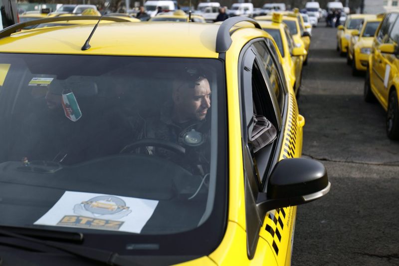 Újabb taxisdemonstráció kezdődik