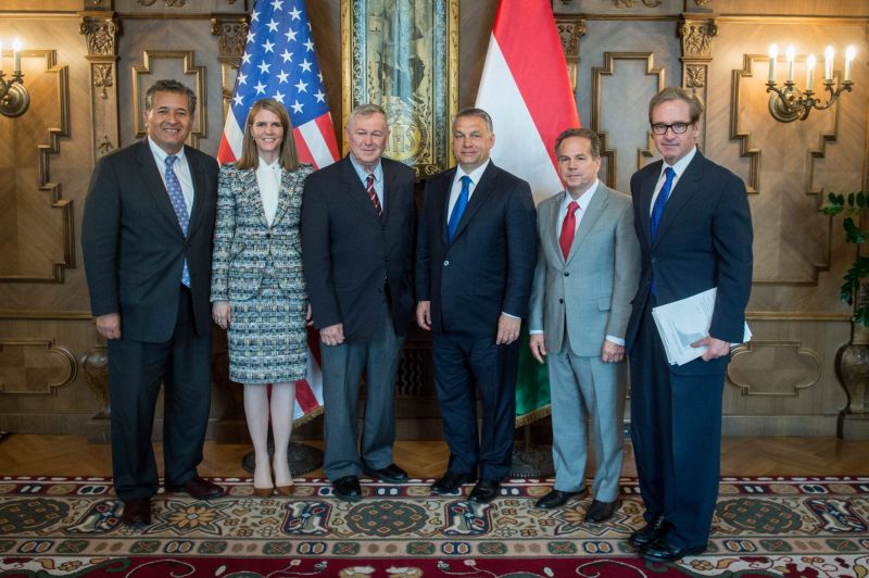 Amerikai delegációt fogadott Orbán a Parlamentben