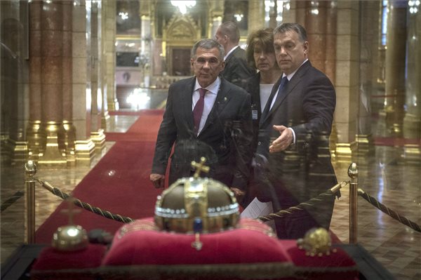 Habony remekművével kápráztatta el Orbán Viktor a tatár elnököt