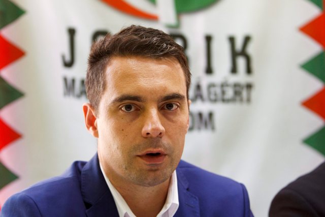 Elindult a belharc: Vona Gábor leszámol a Jobbik radikálisaival