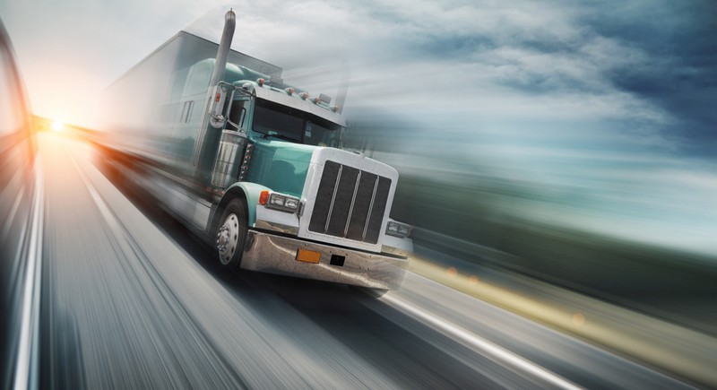 A kamionok lesznek az első vezető nélküli járművek