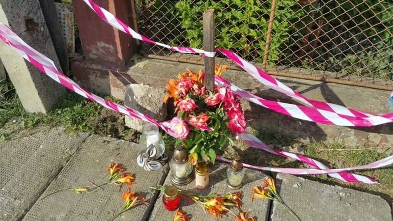 Beszakadt a járda, meghalt egy 11 éves kisfiú Szentdomonkoson