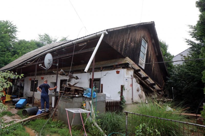 Házak falát döntötte ki a vihar egy borsodi településen