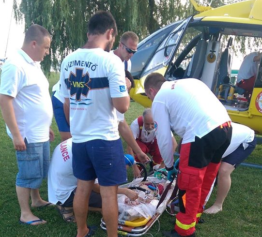 Gyerekek mentették meg egy Balatonban fuldokló fiú életét