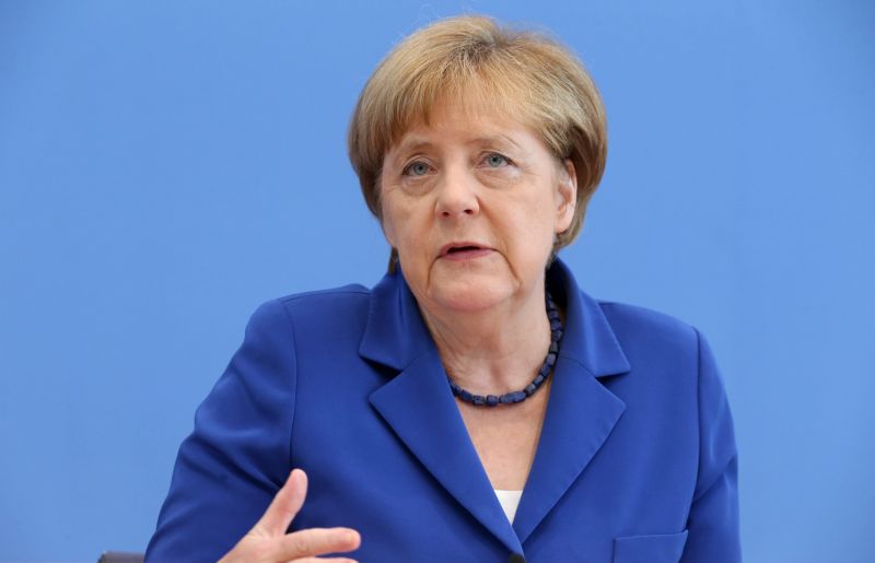 Történelmi vereséget szenvedett Angela Merkel pártja