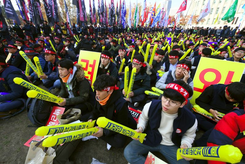 Százezrek tüntettek a dél-koreai elnök ellen – képgaléria