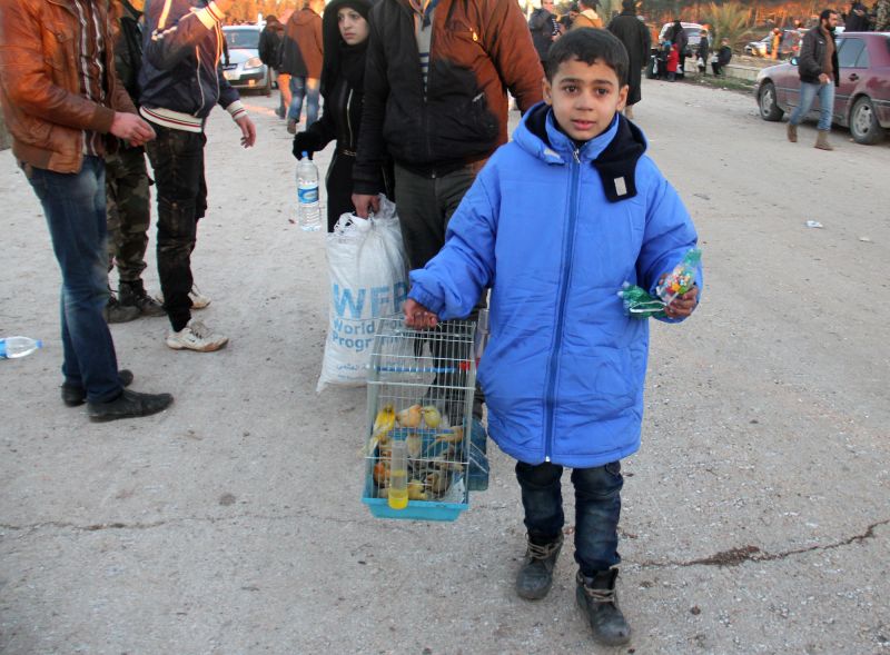 Menekülnek az emberek az aleppói pokolból – fotók
