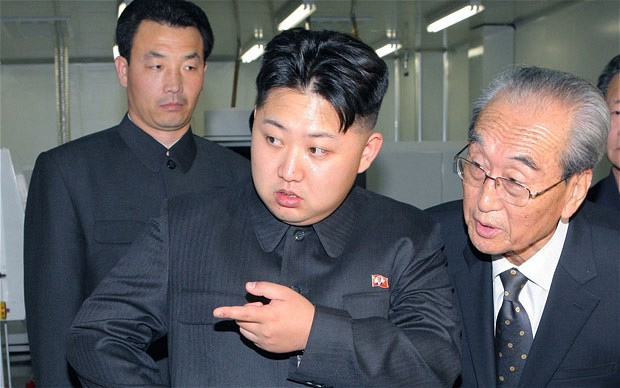 Napi abszurd: Kim Dzsongun kirúgta kémfőnökét, mert az emberi jogokat sértett