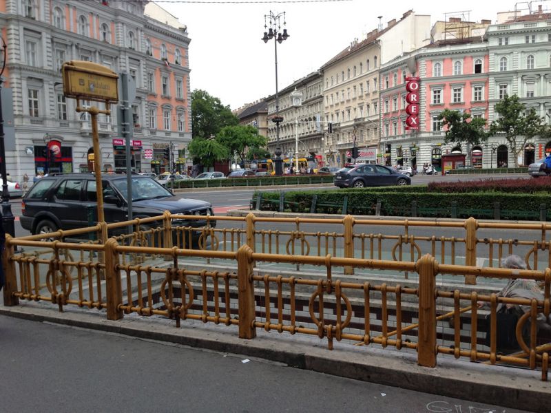 Itt nem szabad parkolni Putyin érkezése miatt – további utakat is lezárnak