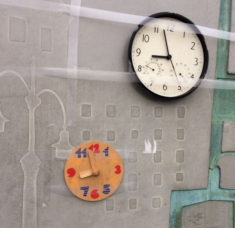 Ismét működő órát ragasztottak ki a Moszkva térre