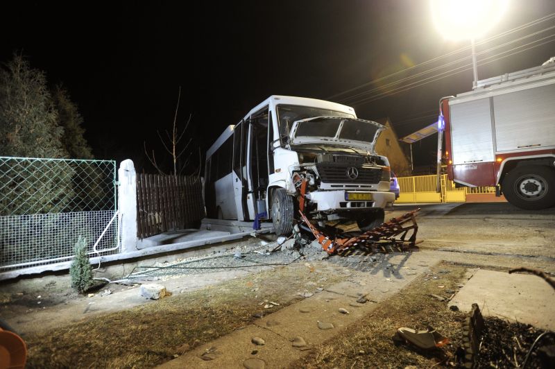 Meghalt egy autóbusz sofőrje Bicskén