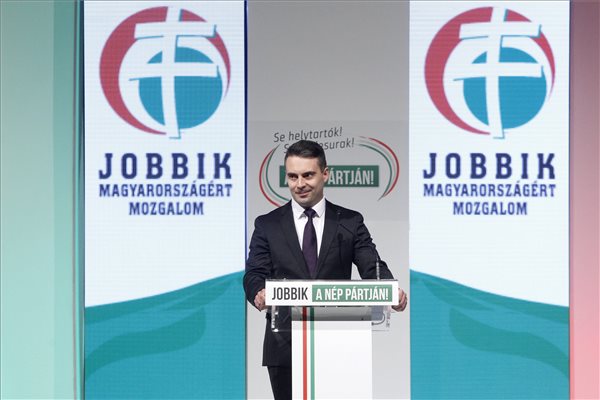 Vona Gábor ezzel kezdené a kormányzást – évadnyitó Jobbik-módra