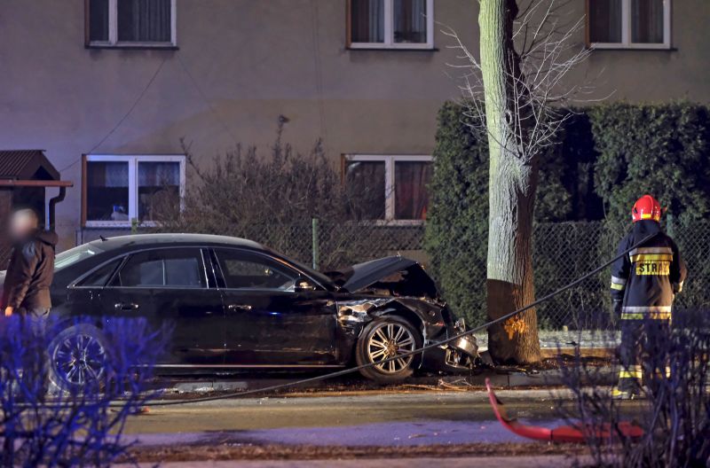 Autóbalesetet szenvedett a lengyel kormányfő