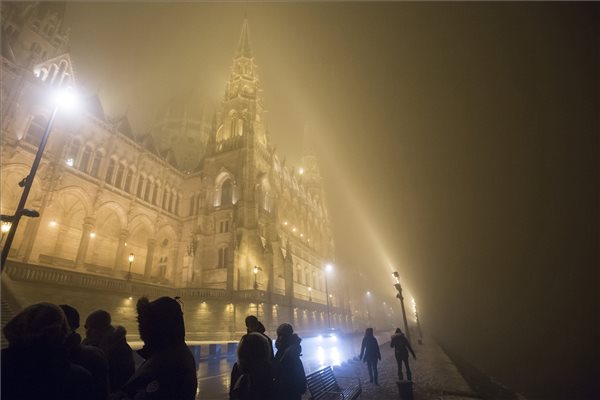 Ködbe borult Budapest – fotók