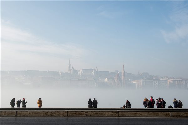 Ködbe borult Budapest – fotók