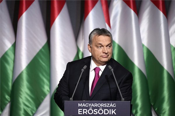 Orbán évet értékel – percről percre