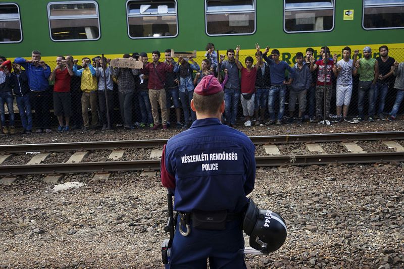 Magyarországra költözéssel ijesztgette gyerekeit a menekült anyuka