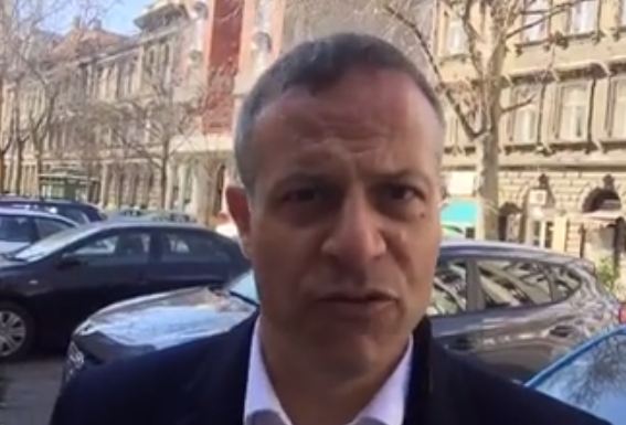 Betiltották a sípolós kokárdát is az Orbánt kifütyülni vágyóknak