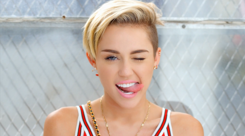 Ezúttal Miley Cyrus pucér képeit szivárogtatták ki 