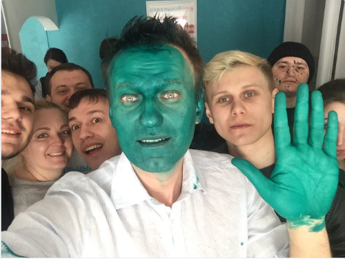 Zöld festékkel öntötték le az orosz ellenzékit, de előnyére vált