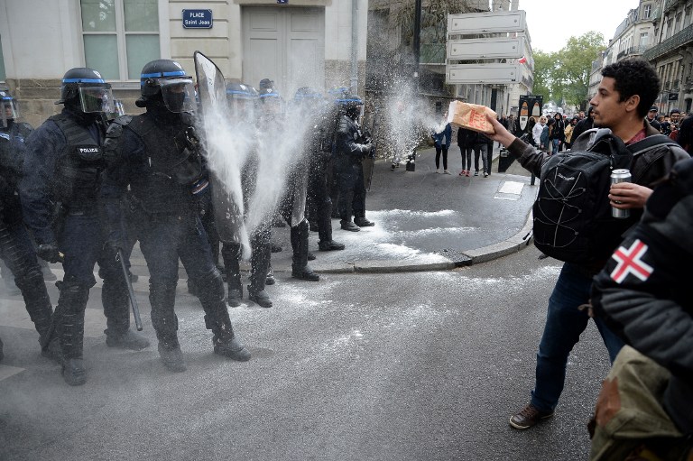 Diákok és anarchisták csaptak össze a rendőrökkel Párizsban