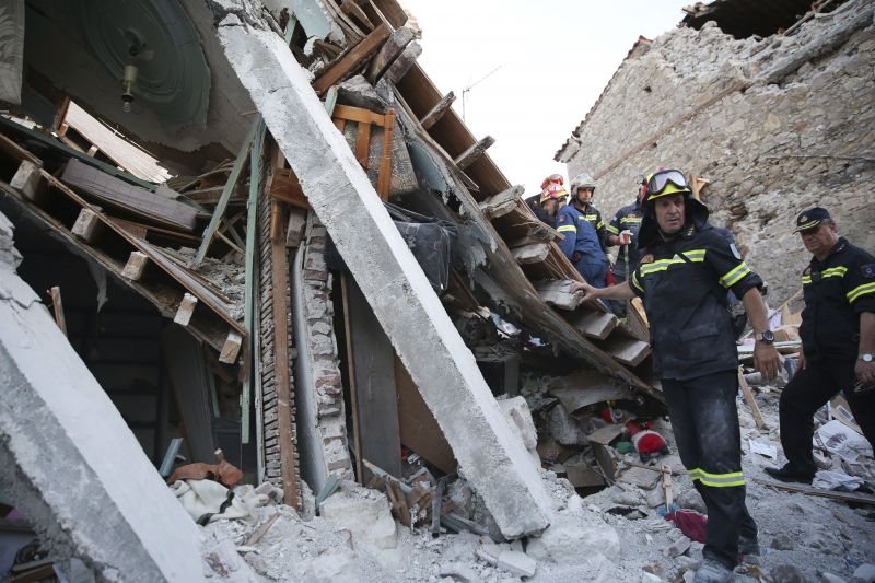 Hatalmas károkat okozott a görögországi földrengés – fotók