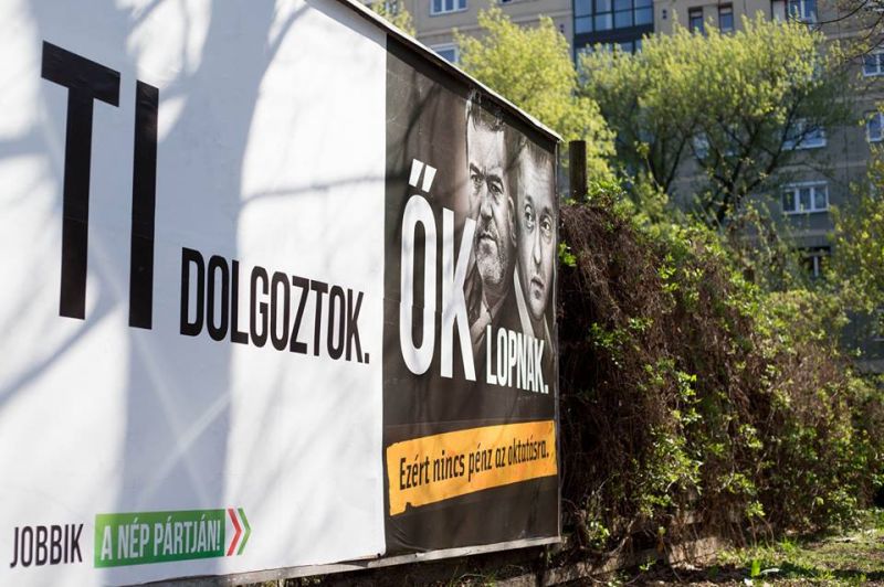 „Ti dolgoztok. Ők lopnak.” – a Jobbik plakátkampányt indít a korrupcióról
