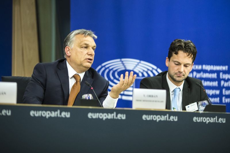 Orbán szerint aki beengedi a migránsokat, annak a leszármazottai más világban fognak élni