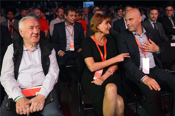 Megválasztották Botkát, aki nemzetgyilkosnak nevezte a Fideszt